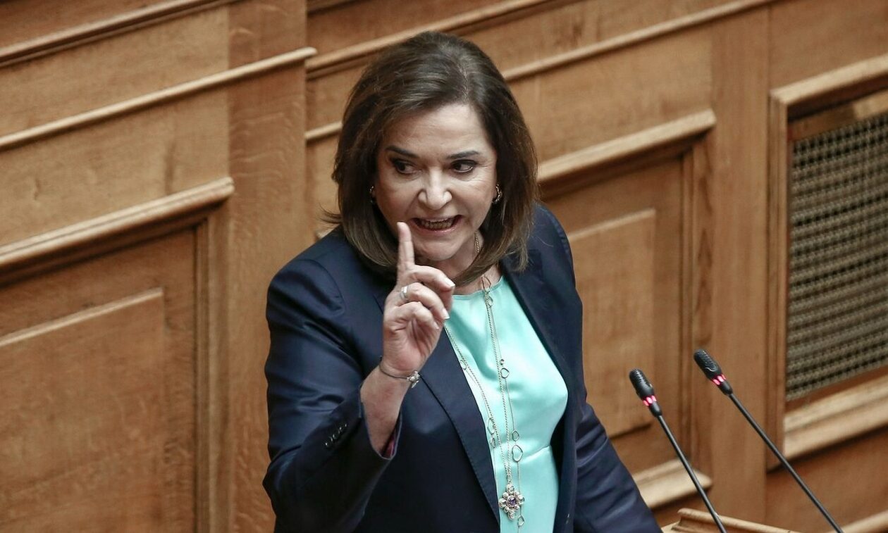 Μπακογιάννη: Η τροπολογία για τους μετανάστες λύνει το πρόβλημα με τα εργατικά χέρια στην επαρχία