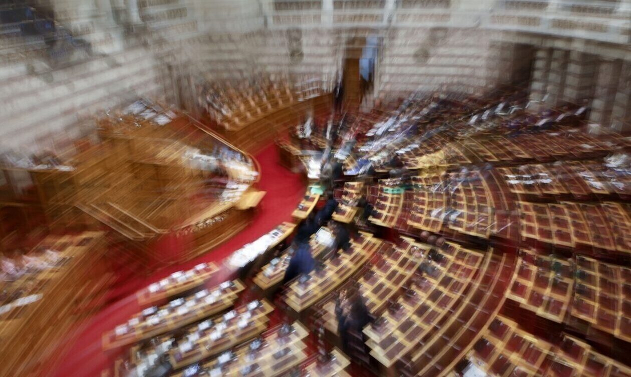 Προϋπολογισμός 2024: Ανάπτυξη 2,9%, πρωτογενές πλεόνασμα 2,1% και μέτρα στήριξης 2,5 δισ. ευρώ