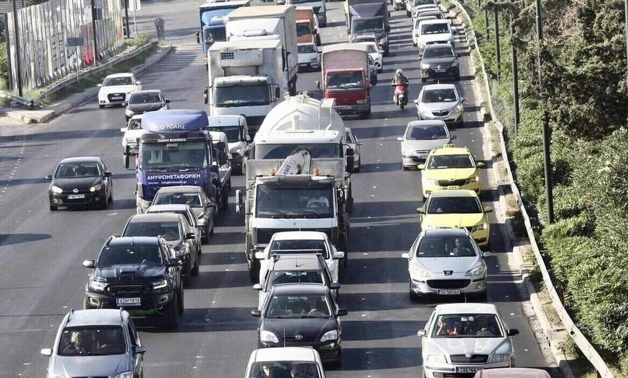 Κίνηση τώρα: «Κόλαση» Κηφισός και Αττική Οδός – Ποιοι δρόμοι είναι στο «κόκκινο»