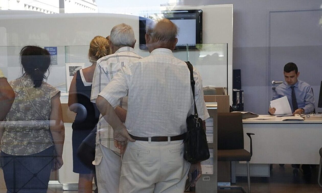 Επίδομα προσωπικής διαφοράς: Αύριο ξεκινούν οι πληρωμές – Ποιοι θα λάβουν 100, 150 ή 200 ευρώ