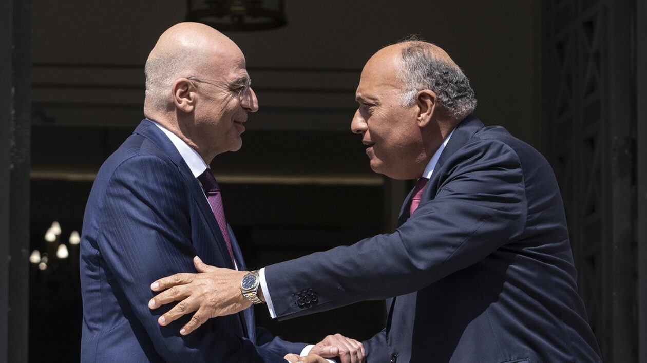 Δένδιας: Στενότερες οι σχέσεις Ελλάδας – Αιγύπτου στον τομέα της αμυντικής βιομηχανίας