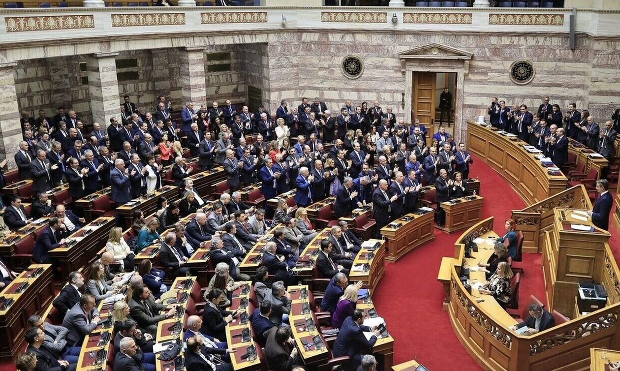 Πόσο αυξήθηκαν οι μισθοί εξωκοινοβουλευτικών υπουργών, υφυπουργών και γενικών γραμματέων υπουργείων