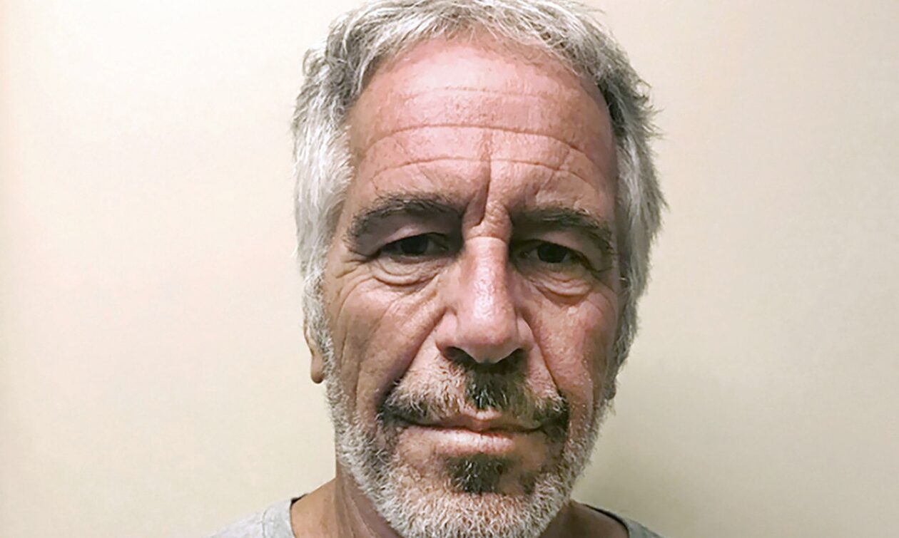 Σκάνδαλο Έπσταϊν: Στο φως 170 ονόματα του δικτύου παιδοφιλίας  – Αγωνία για τη «σκοτεινή» λίστα