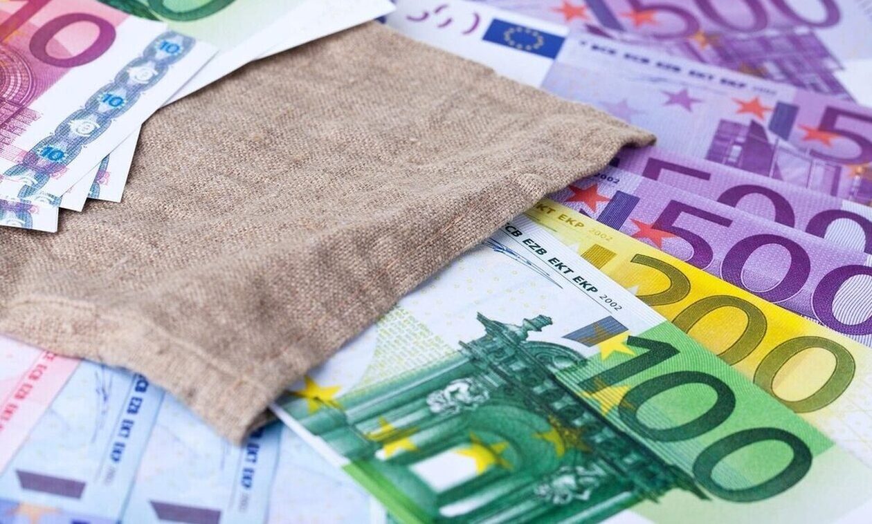 Φορολοταρία Χριστουγέννων: Ποιοι κερδίζουν τις 100.000 ευρώ