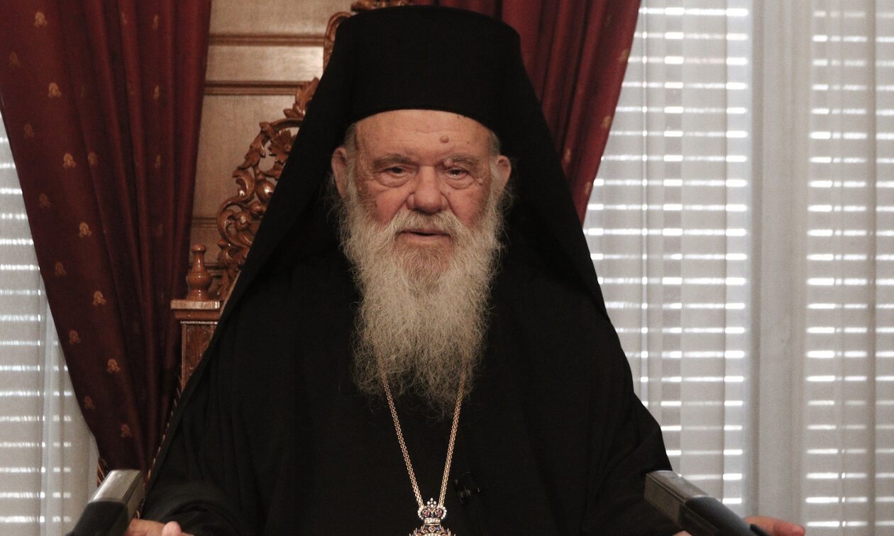 Αρχιεπίσκοπος Ιερώνυμος: «Οι Χριστιανοί οφείλουμε να διασώσουμε το αληθινό νόημα των Χριστουγέννων»