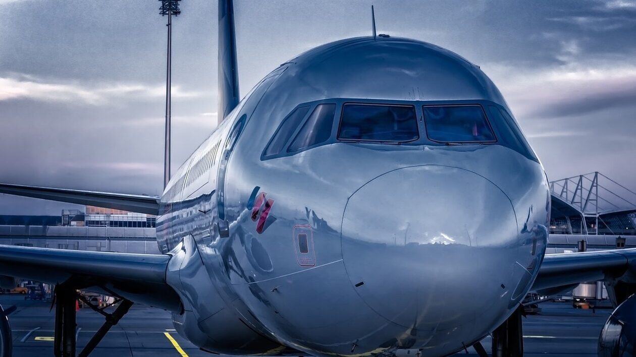 Υποψίες για εμπορία ανθρώπων: Αεροσκάφος με 303 Ινδούς καθηλώθηκε σε γαλλικό αεροδρόμιο