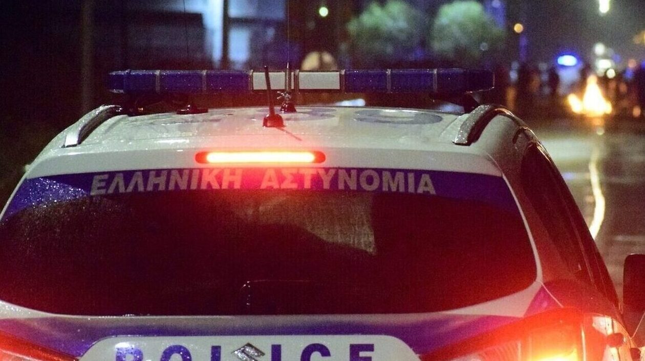 Άγριο έγκλημα στα Καλύβια:  Συνελήφθη ο 16χρονος που μαχαίρωσε μέχρι θανάτου τον 71χρονο πατέρα του