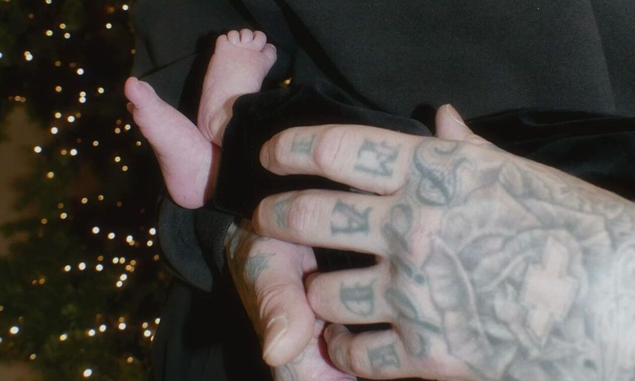 Η Κόρτνεϊ Καρντάσιαν και ο Τράβις Μπάρκερ μας συστήνουν τον γιο τους, Ρόκι