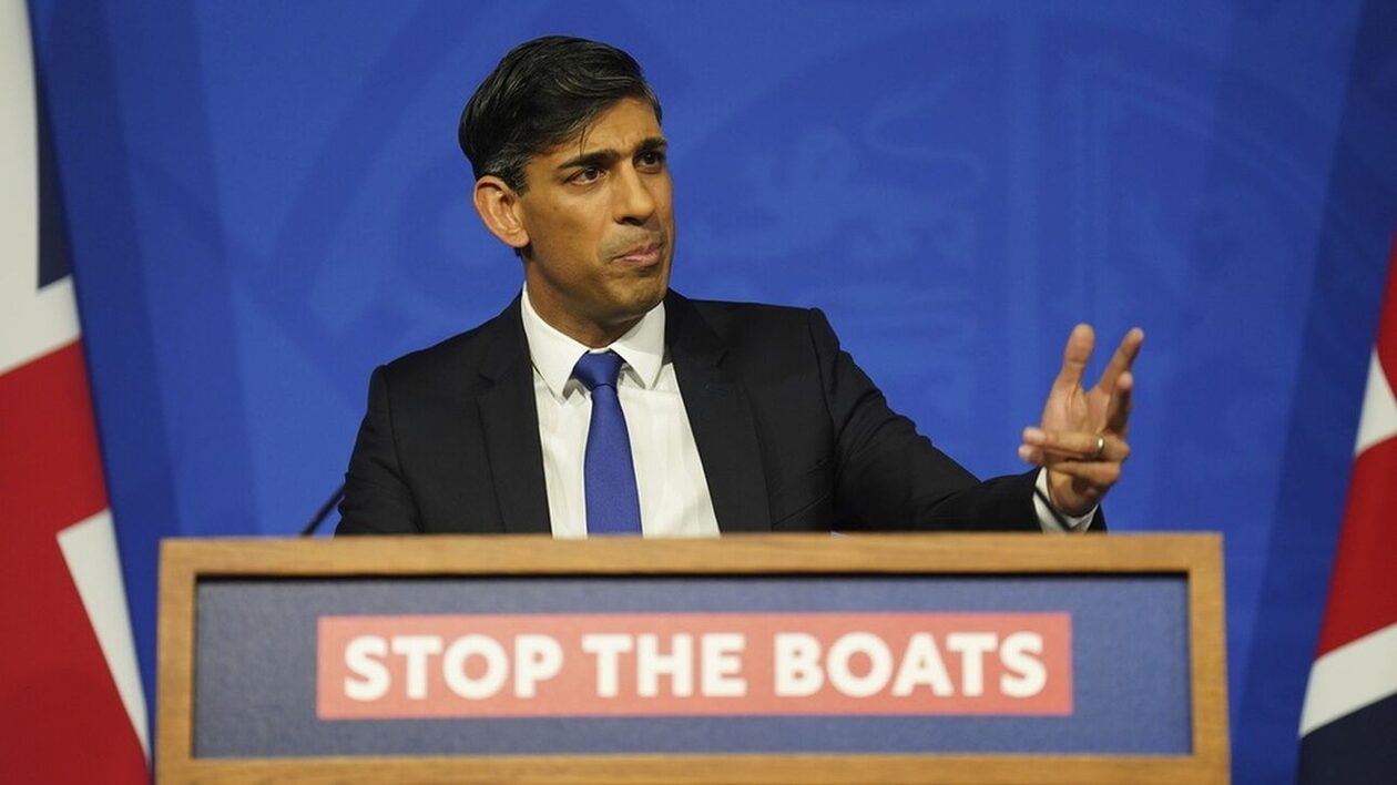 DW: Διπλασιάζει το όριο εισοδήματος για έκδοση οικογενειακής βίζας ο Σούνακ