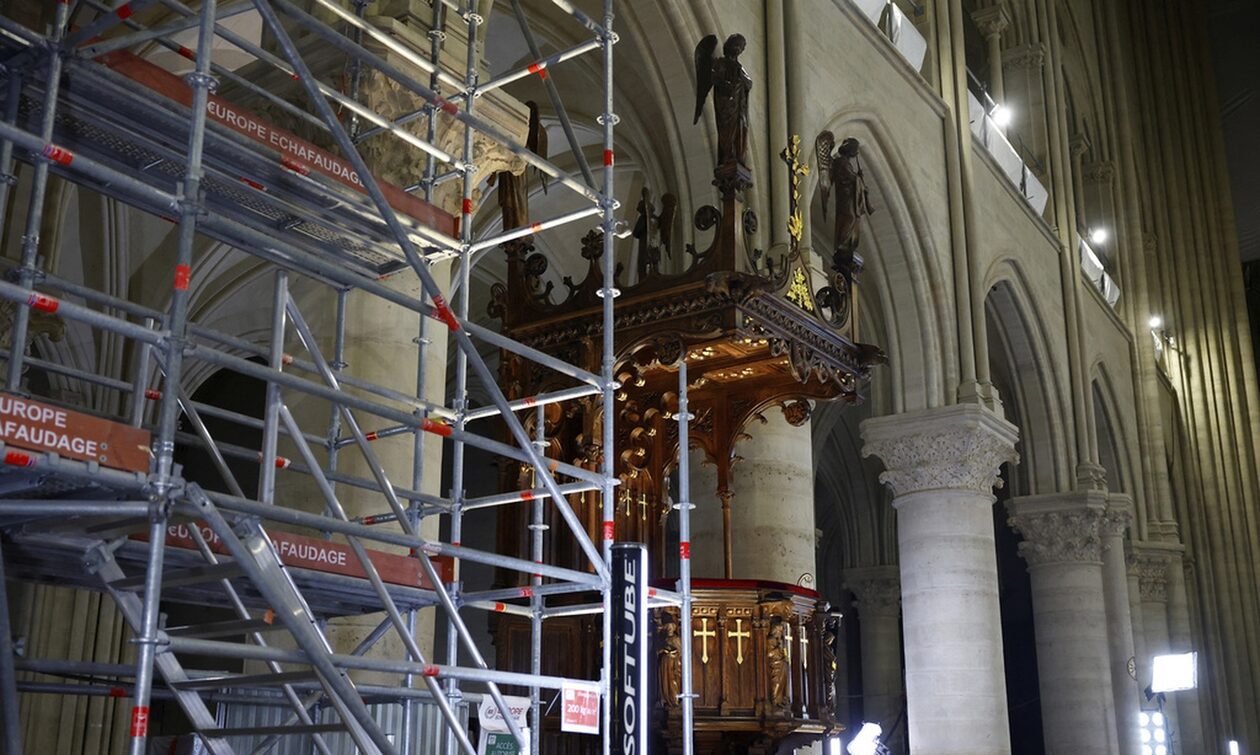 Γαλλία: «Διαμάχη» για τα εμβληματικά βιτρό της Παναγίας των Παρισίων