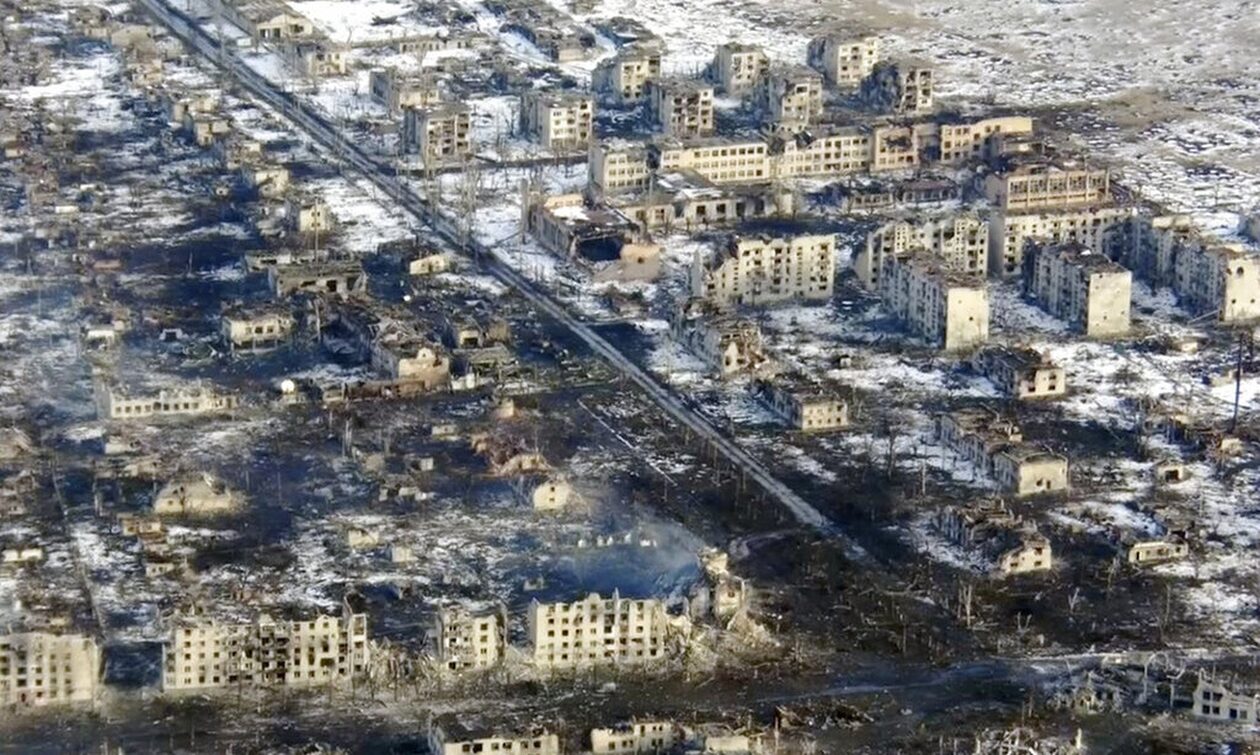 Πόλεμος στην Ουκρανία: Οι ουκρανικές δυνάμεις εγκατέλειψαν την κατεστραμμένη πόλη Μαρίνκα