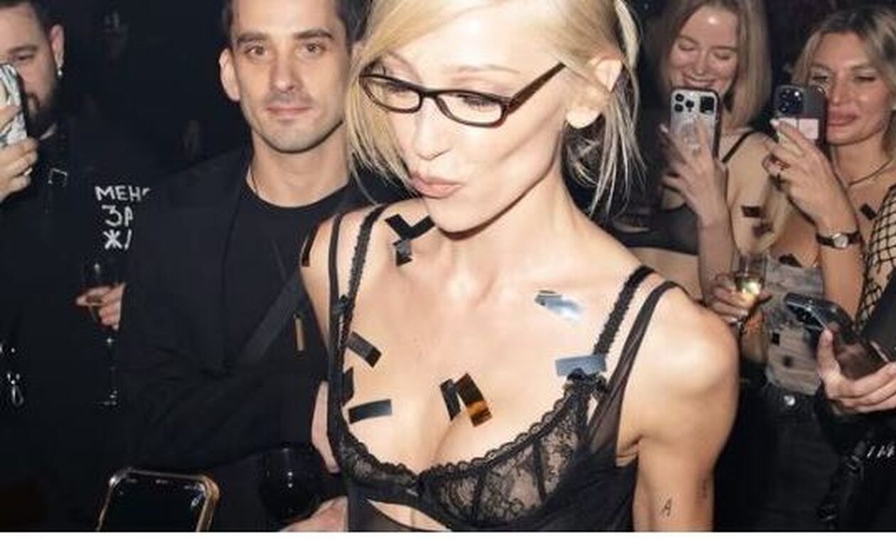 Ρωσία: Σάλος με το «σχεδόν γυμνό» πάρτι διασήμων στη Μόσχα – O «ράπερ με την κάλτσα» που φυλακίστηκε