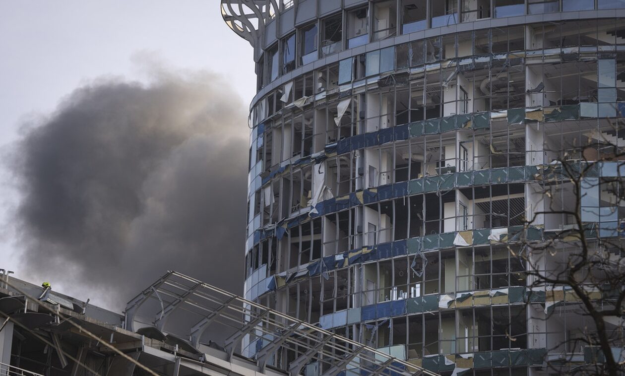 Ουκρανία: Τουλάχιστον 10 νεκροί από τη μαζική αεροπορική επίθεση της Ρωσίας