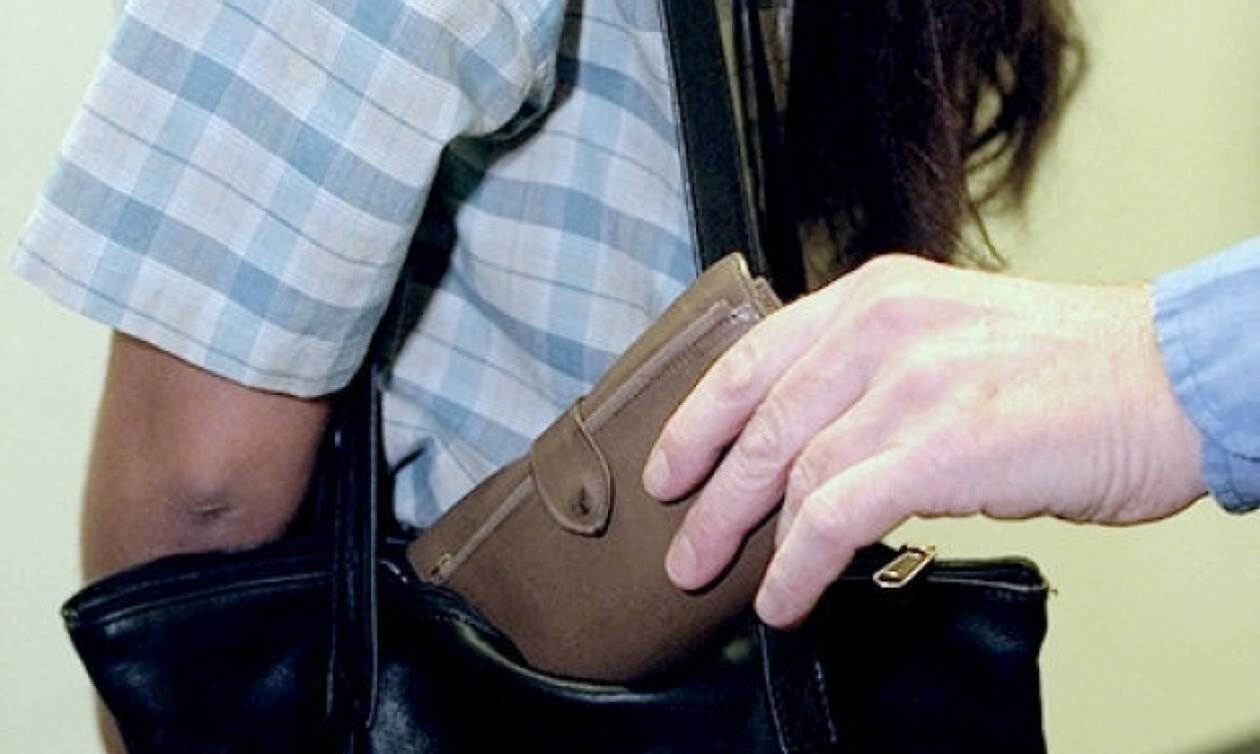 Κυψέλη: Συνελήφθη νεαρός πορτοφολάς – Είχε στην κατοχή του μικροποσότητα ναρκωτικών