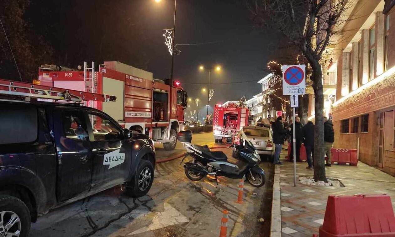 Συναγεμός στα Ιωάννινα για φωτιά στο κτήριο της Λέσχης Αξιωματικών