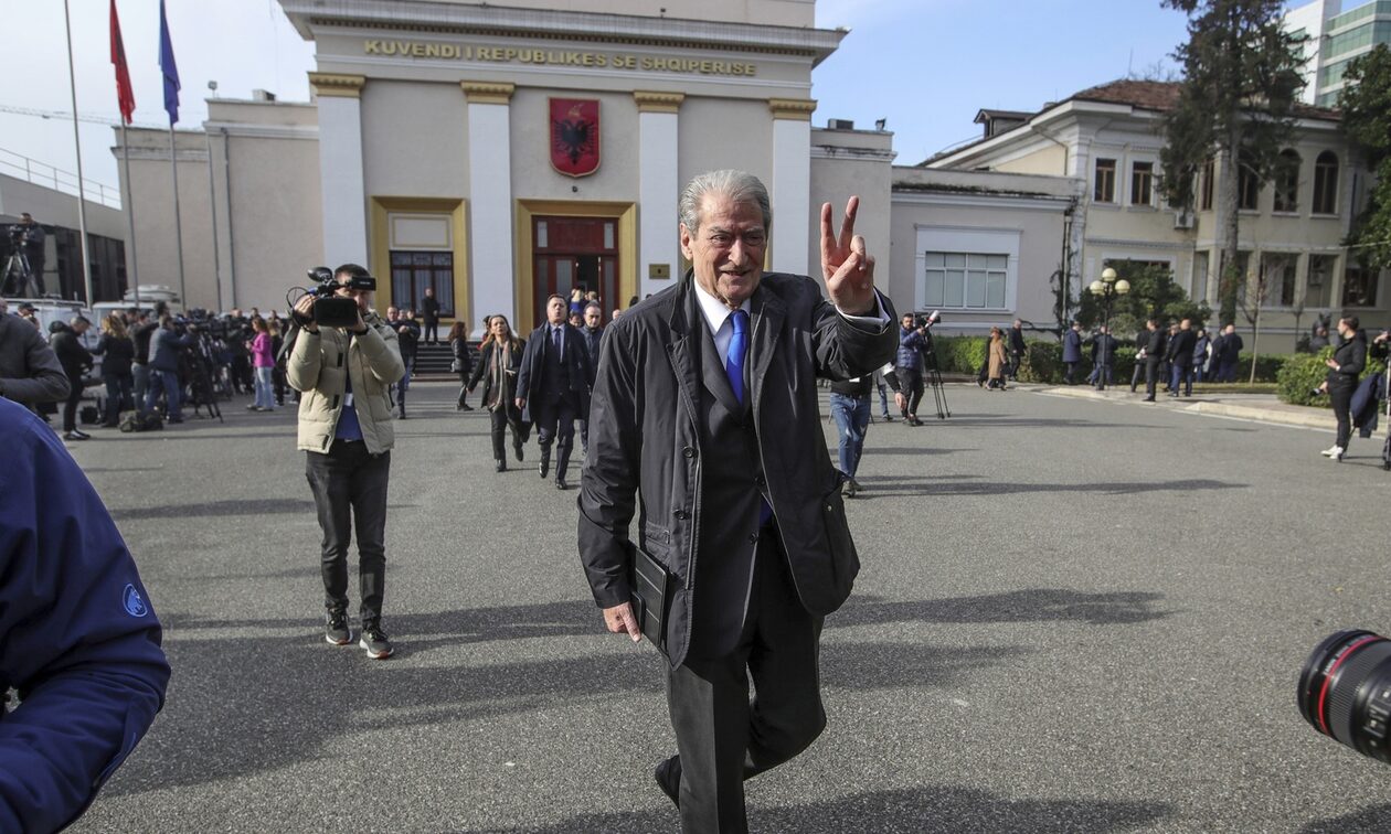 Αλβανία: Υπο κράτηση ο Σαλί Μπερίσα – Του απαγορεύτηκε η έξοδος από τη χώρα