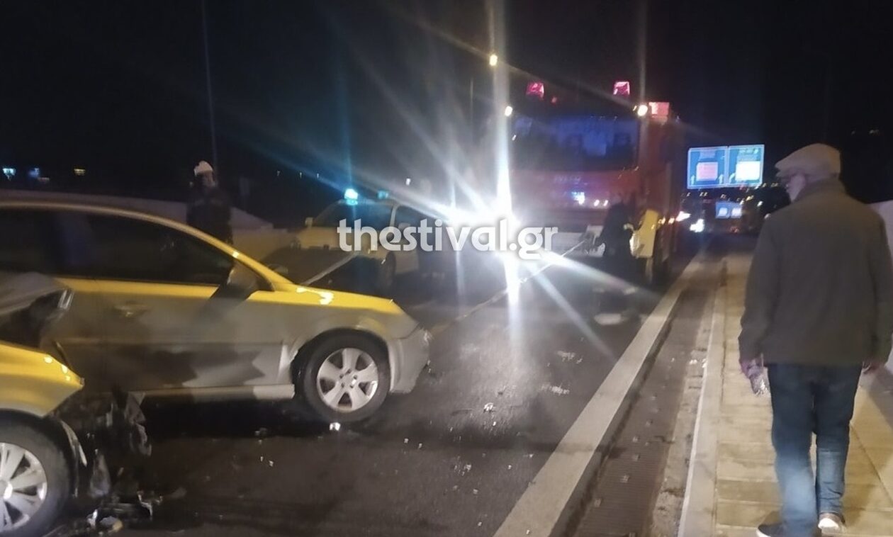 Αυτοκίνητο έπεσε στις μπάρες στην Εθνική Σερρών-Θεσσαλονίκης – Ένας τραυματίας
