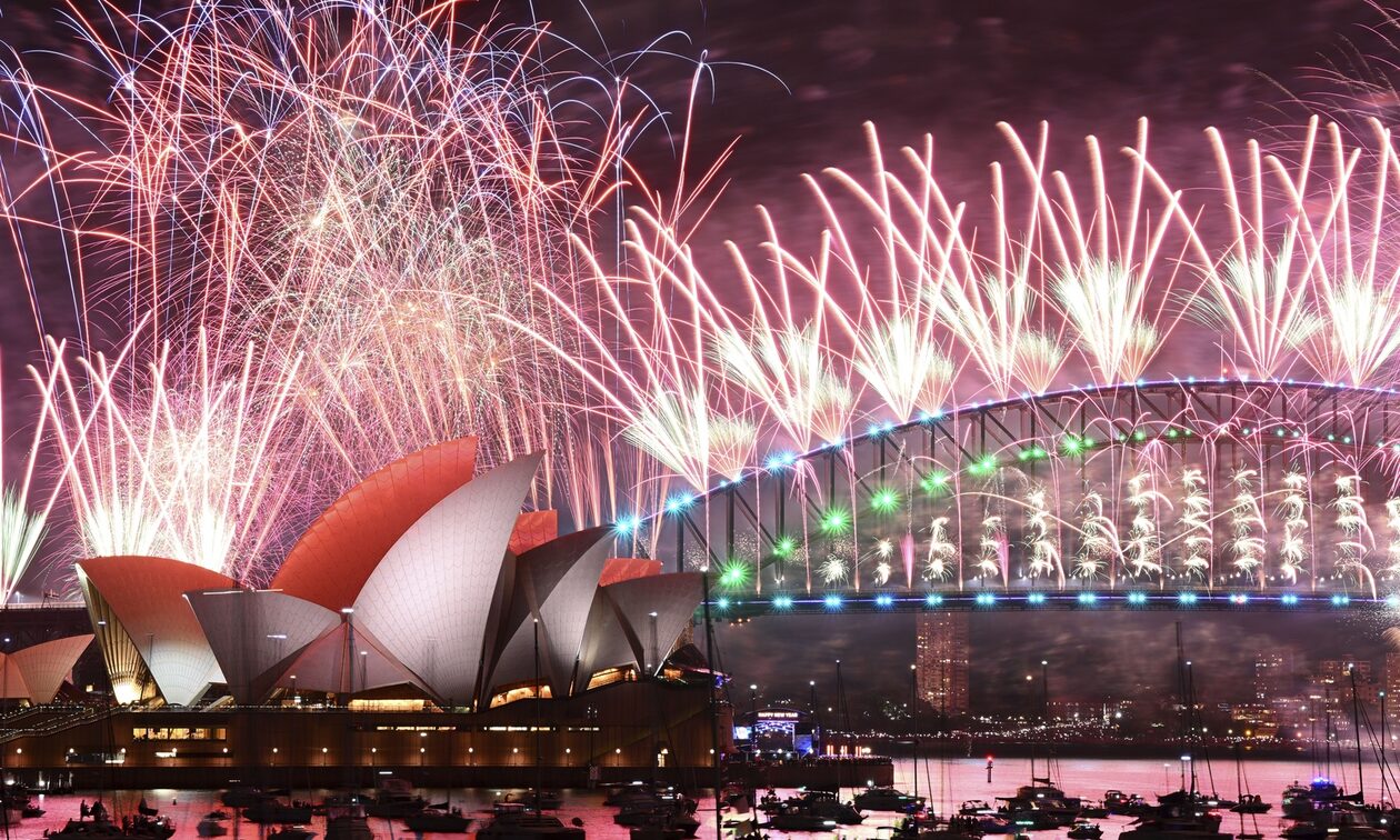 Πρωτοχρονιά 2024: Φαντασμαγορική υποδοχή του νέου έτος – Εντυπωσιακές εικόνες από χώρες όπου άλλαξε