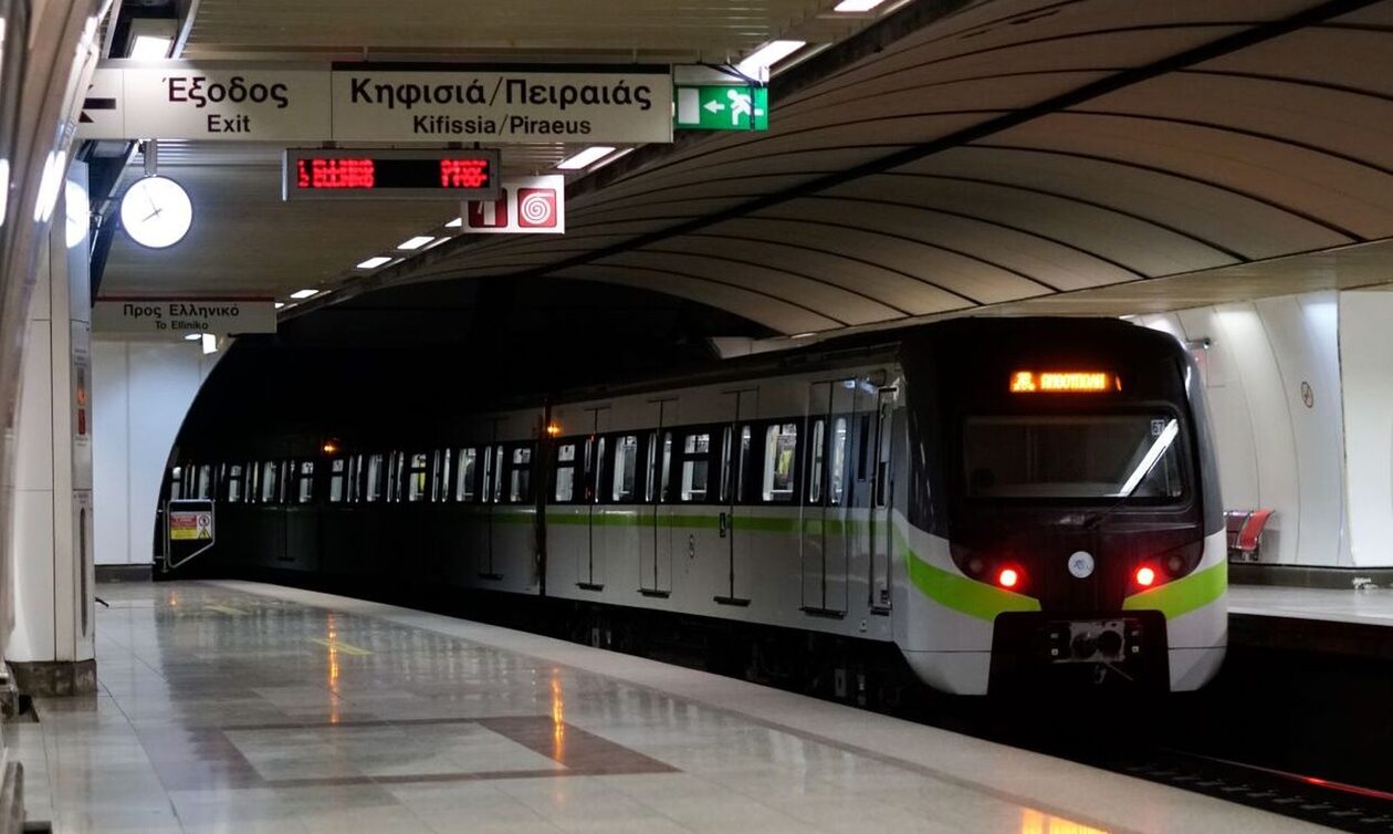 Πρωτοχρονιά: Πώς θα κινηθούν σήμερα Μετρό, τραμ, τρόλεϊ, ηλεκτρικός και λεωφορεία