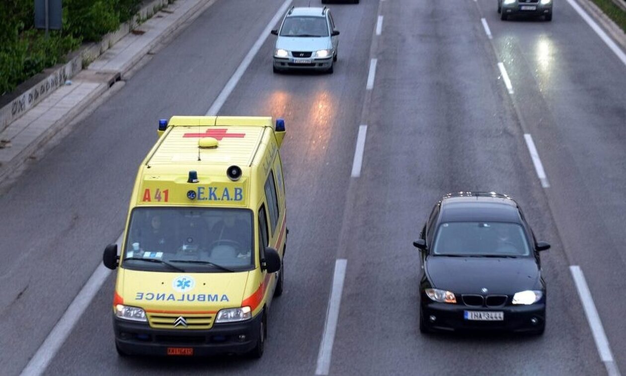 Τροχαίο με σύγκρουση δύο αυτοκινήτων στο Πικέρμι