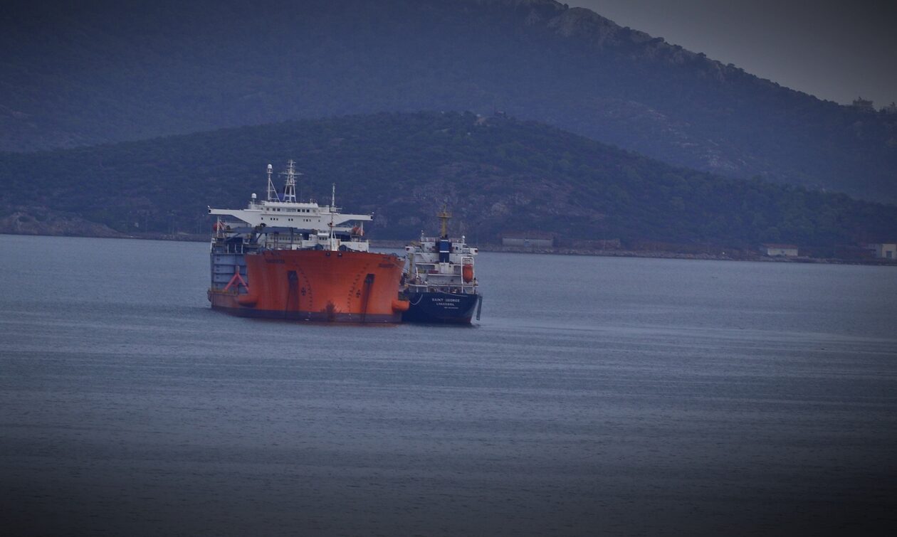 Εύβοια: Πρόσκρουση δεξαμενόπλοιου με σημαία Τουρκίας στο Βαθύ Αυλίδας – Συνελήφθη ο πλοίαρχος