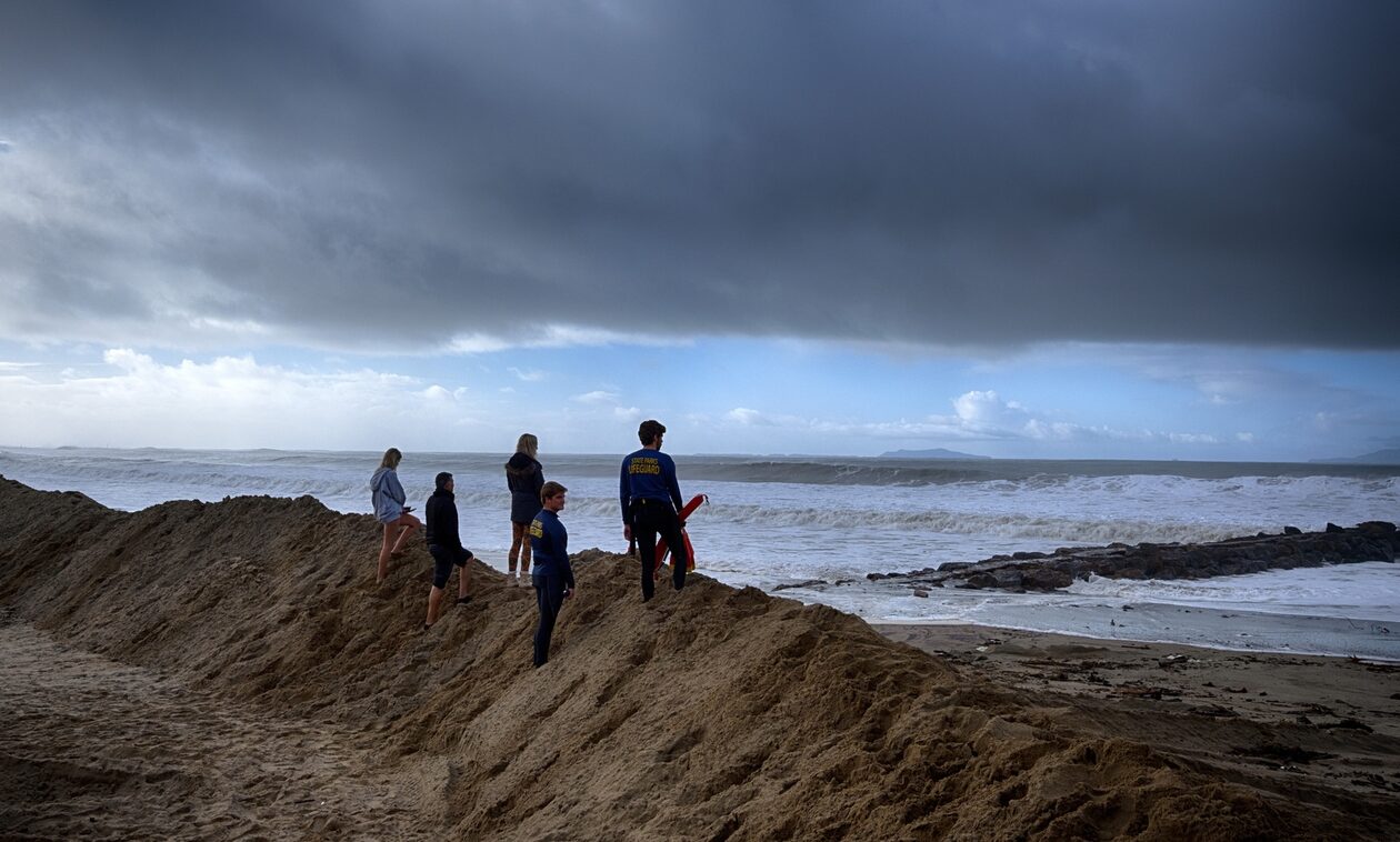 Πλημμύρες και χιόνια πλήττουν τη βορειοδυτική Ευρώπη – Ρεκόρ ψύχους στη Σουηδία με θερμοκρασίες