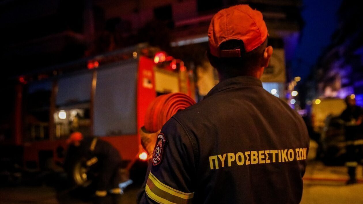 Πάτρα: Κατέβηκαν από την ταράτσα για να σώσουν εγκλωβισμένο παιδάκι