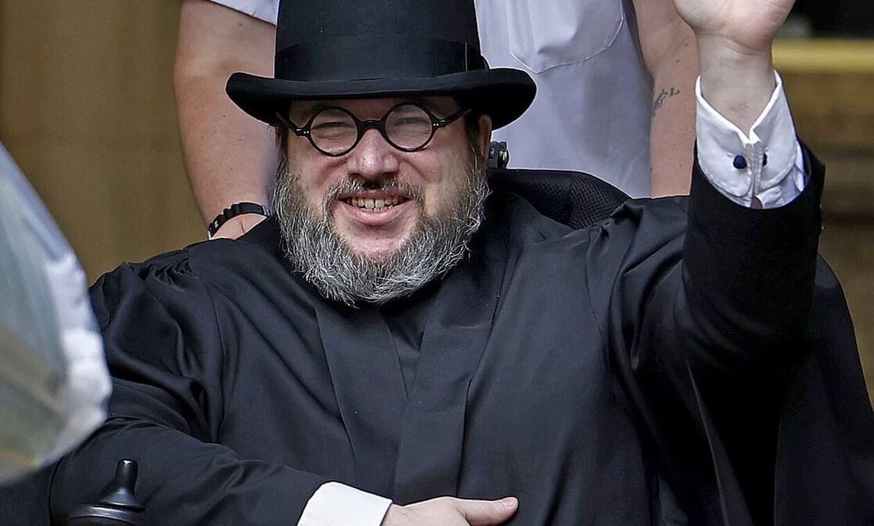 Νίκολας Ρόσι: Καταζητούμενος για βιασμό, σκηνοθέτησε τον θάνατό και τον εξιουδαϊσμό του