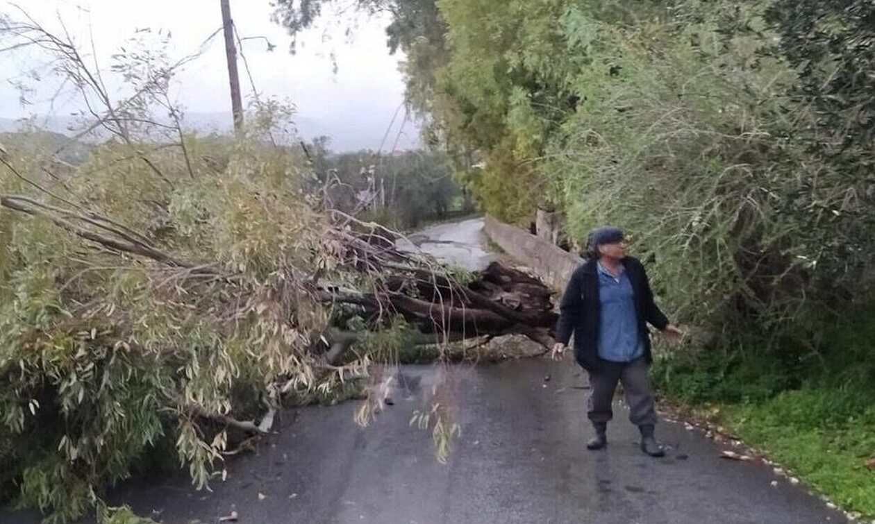 Κακοκαιρία: 485 κλήσεις στην Πυροσβεστική μέσα σε μία ημέρα – Τι να προσέξουν οι πολίτες