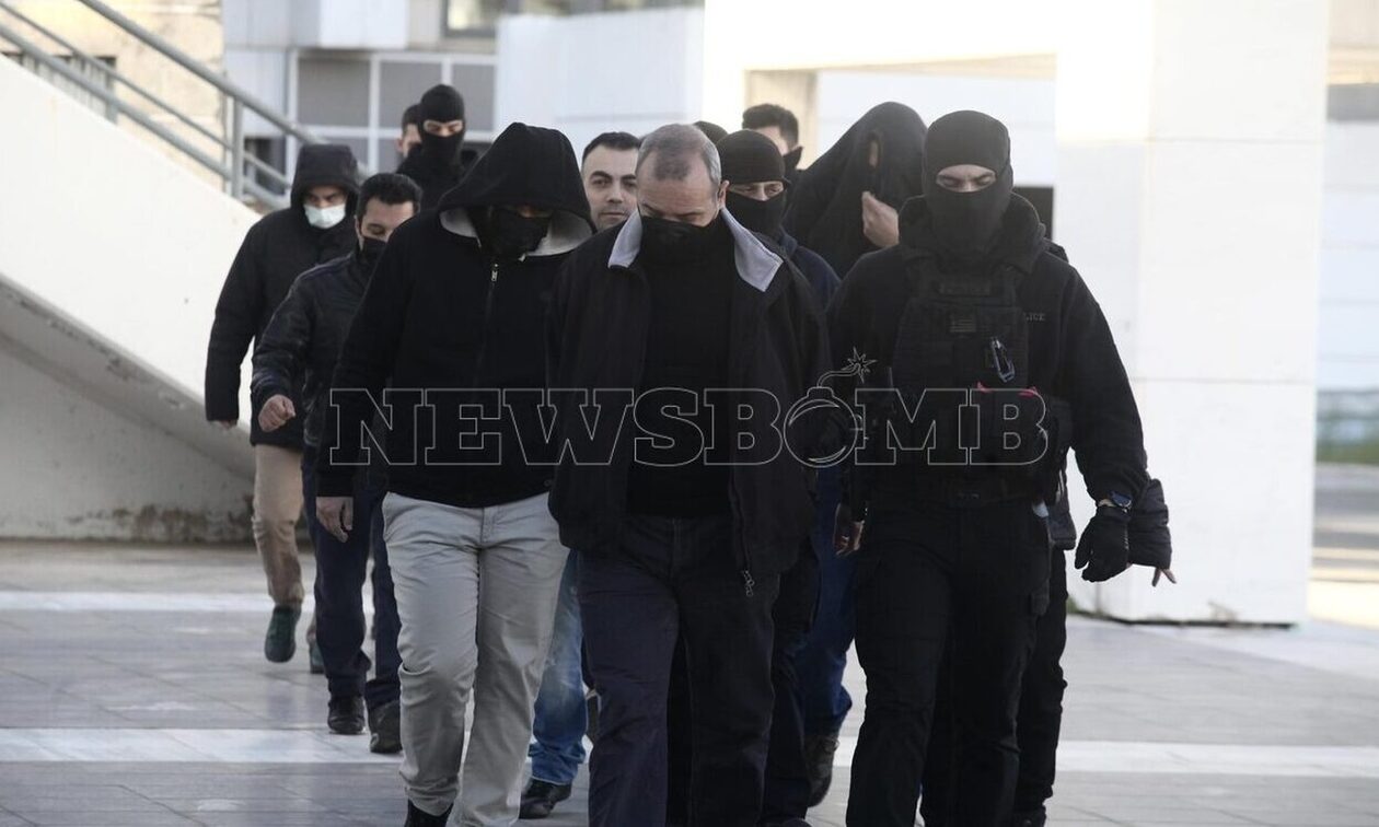 Κολωνός: Η παράκληση της αδερφής της 12χρονης – «Ήρθαμε να δικαιωθεί η μητέρα και η αδερφή μας»