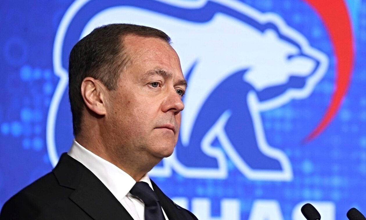 Μεντβέντεφ για απεργίες αγροτών στη Γερμανία: «Ο Σολτς είναι καγκελάριος – λουκάνικο»