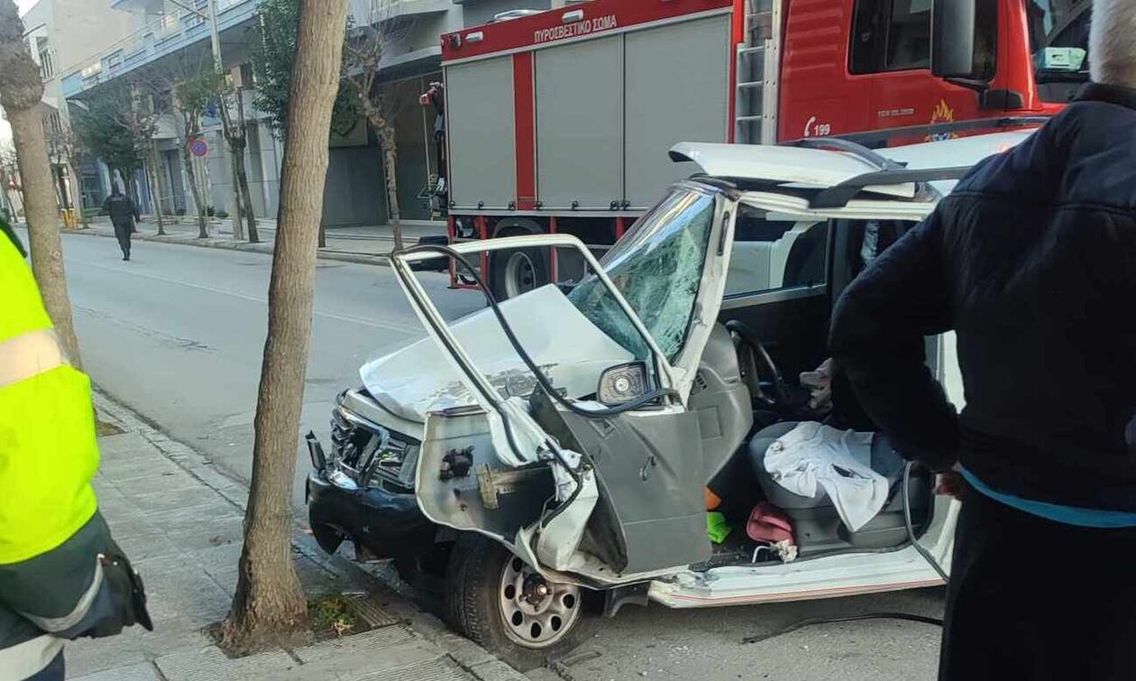 Κοζάνη: ΙΧ συγκρούστηκε με λεωφορείο των ΚΤΕΛ – Στο νοσοκομείο ένας τραυματίας
