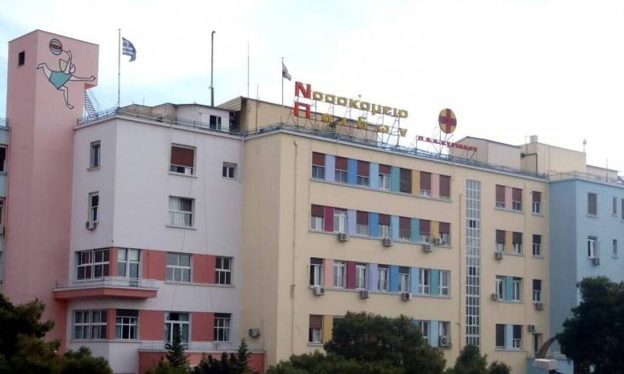 Στο Παίδων μεταφέρθηκε ο 4χρονος που ξυλοκοπήθηκε άγρια – Η μητέρα καταγγέλλει τον σύντροφό της
