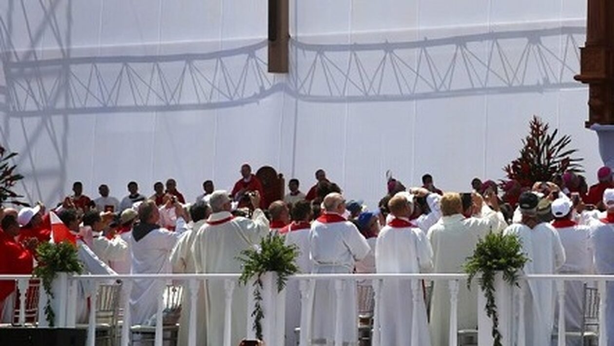 Πολωνία: Ιερέας συνελήφθη για «σεξουαλικά εγκλήματα» – Φέρεται να συμμετείχε σε όργια