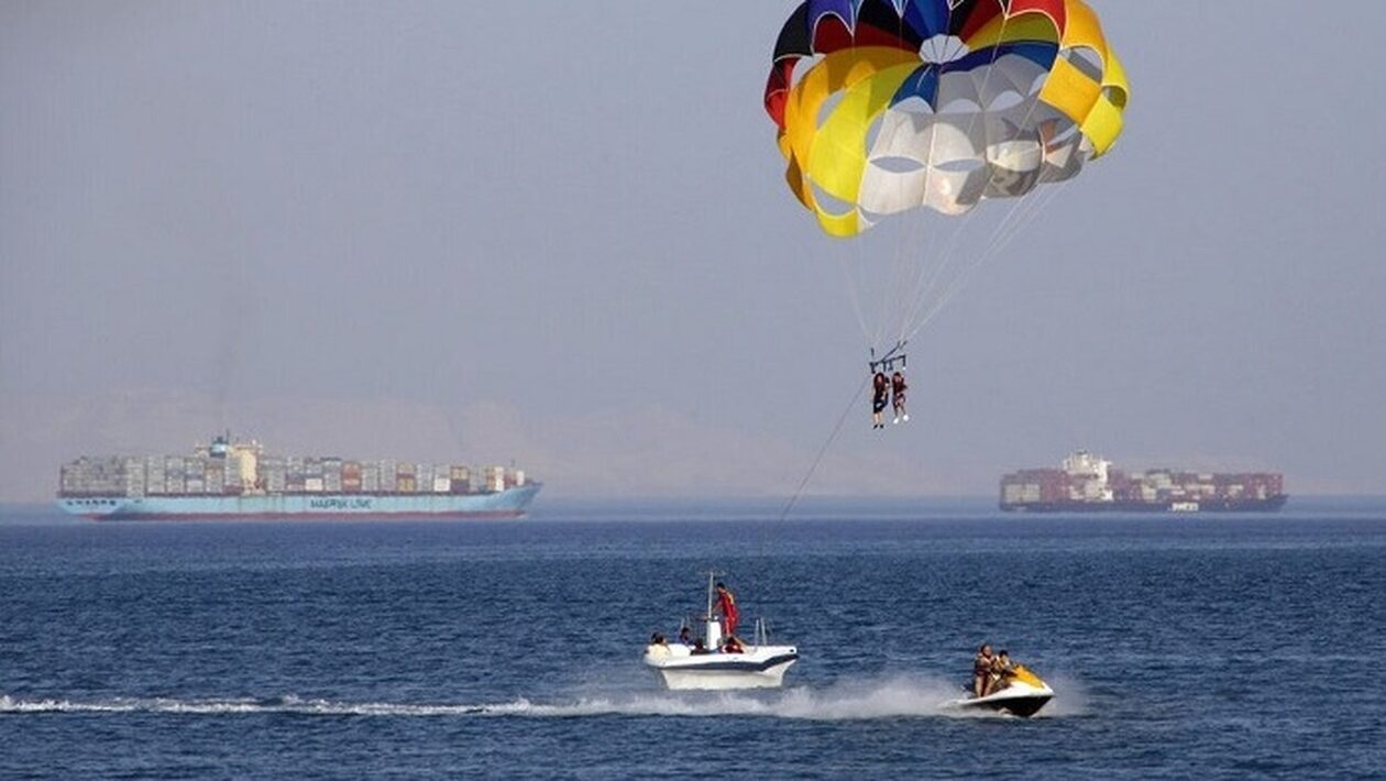Ερυθρά Θάλασσα: Αντιπλοϊκό πύραυλο εξαπέλυσαν οι Χούθι – Η 27η επίθεση κατά της διεθνούς ναυσιπλοΐας