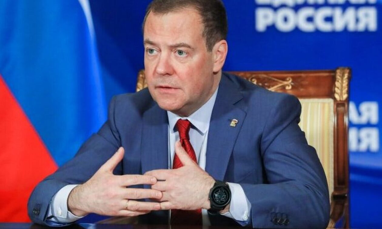 Μεντβέντεφ: Η ανάπτυξη βρετανικής στρατιωτικής δύναμης στην Ουκρανία θα σημαίνει κήρυξη πολέμου