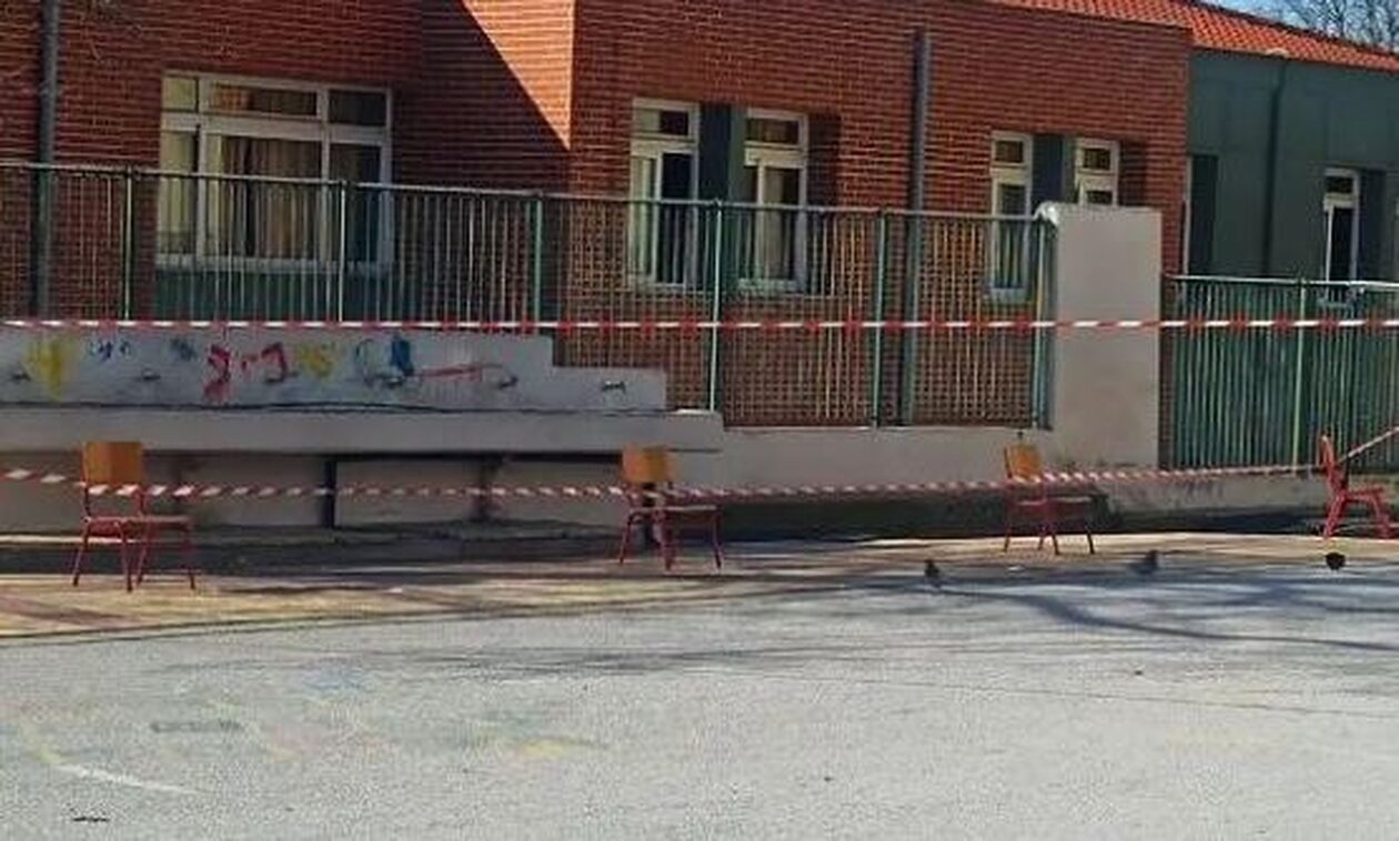 Θεσσαλονίκη: Διάβρωση και καθίζηση εδάφους στην αυλή Δημοτικών Σχολείων στα Πεύκα