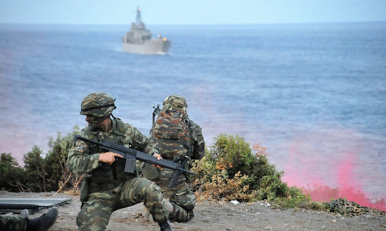 Στρατιωτική θητεία: Να γίνει από «αγγαρεία – ευκαιρία» – Τι θα γίνει με τη διάρκειά της