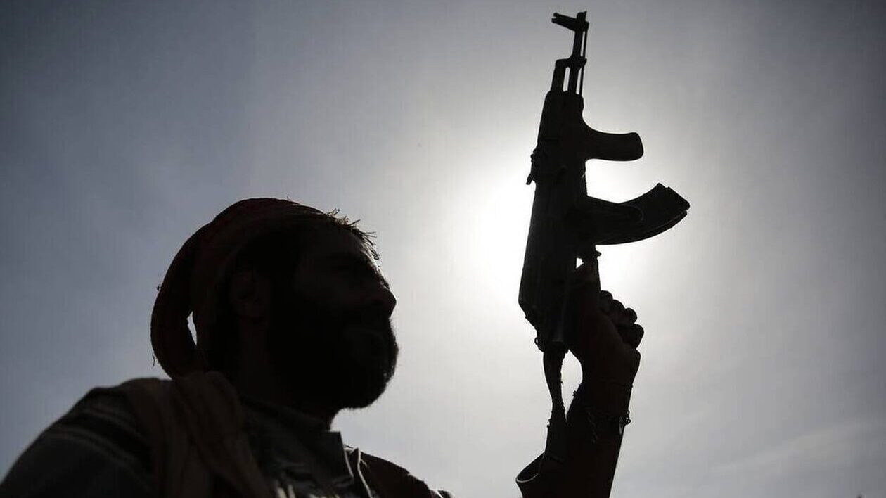 Ερυθρά Θάλασσα: Έτοιμη να επιτεθεί η Βρετανία στους Χούθι, δηλώνει ο Κάμερον 