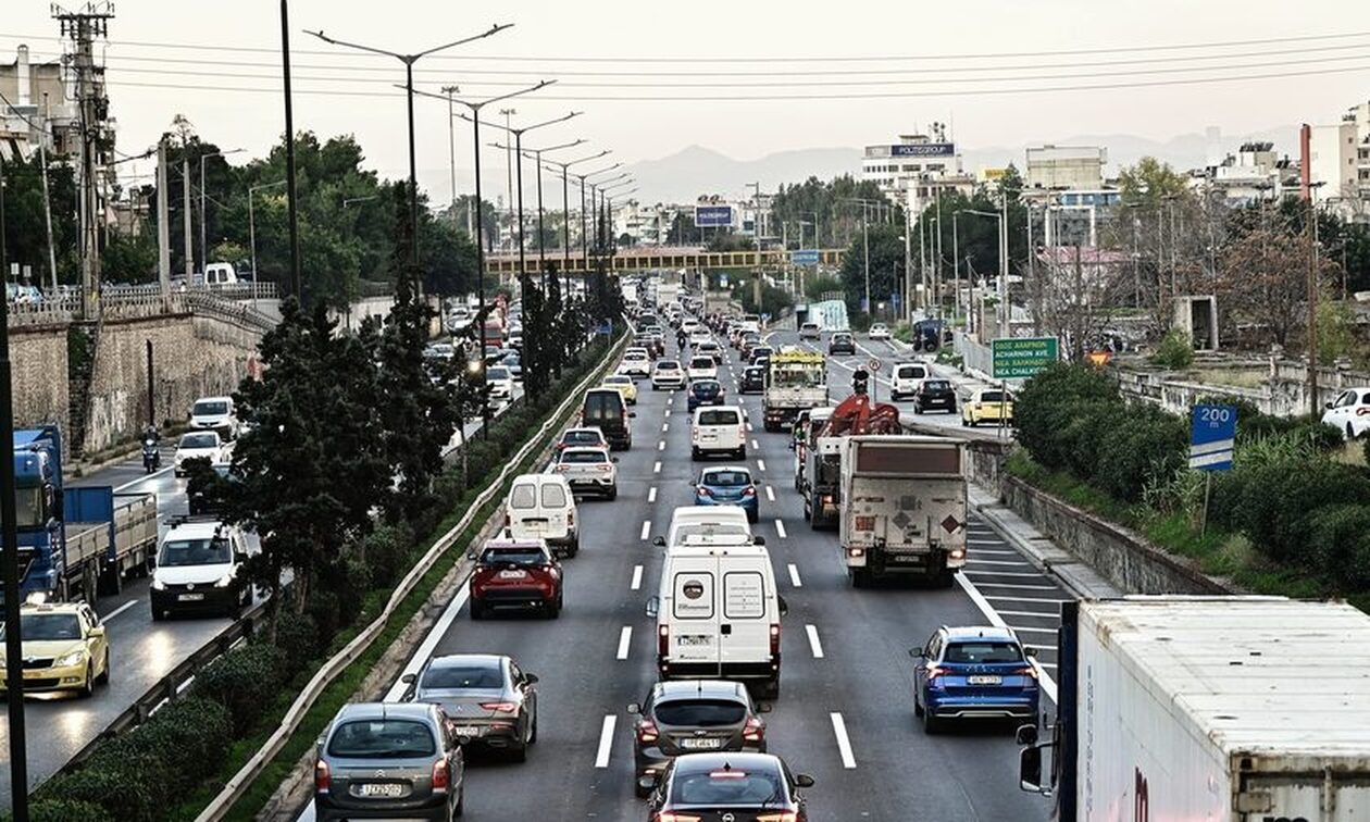 Κίνηση τώρα: Μεγάλες καθυστερήσεις σε Κηφισό και Αττική Οδό – Πού υπάρχουν προβλήματα