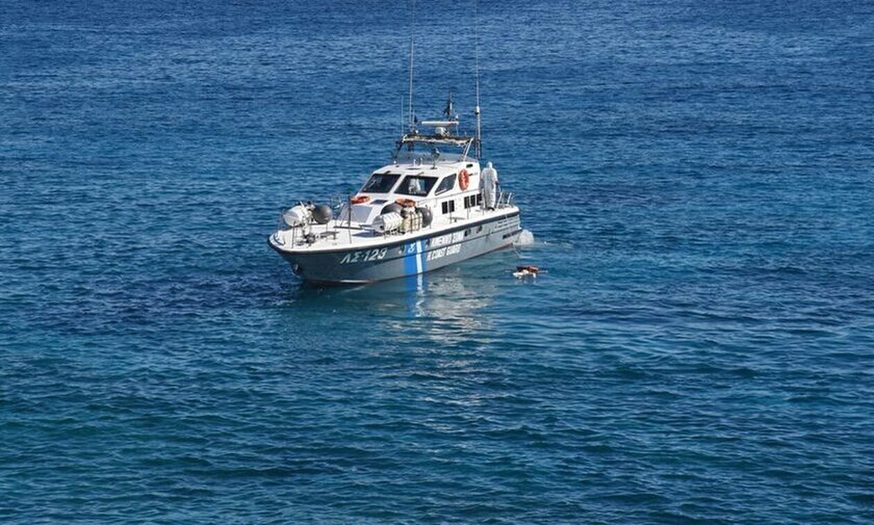 Ψαρά: Διάσωση μετ’ εμποδίων 24 παράτυπων μεταναστών από το Λιμενικό