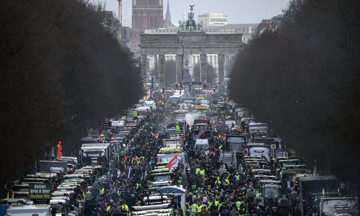 Γερμανία: «Γονατίζει» την κυβέρνηση Σολτς η οργή των αγροτών – «Δεν υπάρχουν χρήματα» λέει ο ΥΠΟΙΚ