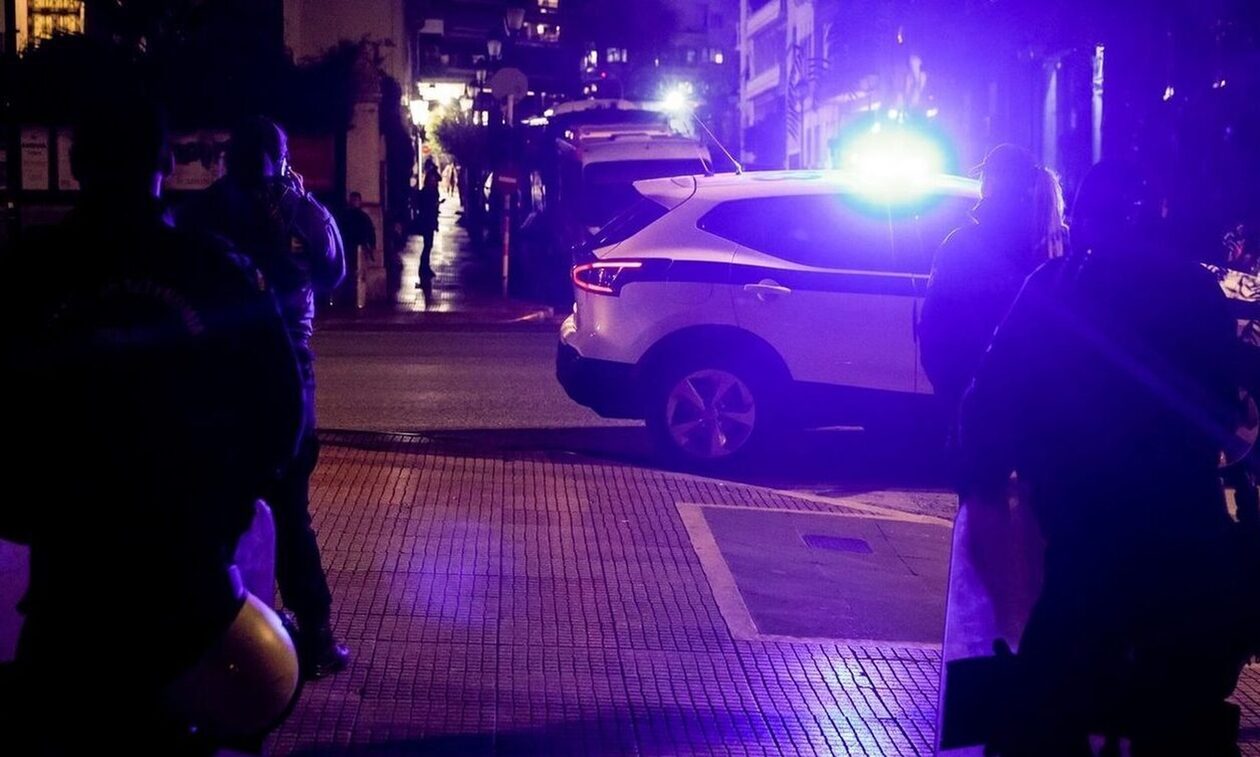 Συνελήφθησαν δύο άτομα για διακίνηση ναρκωτικών στα νότια προάστια
