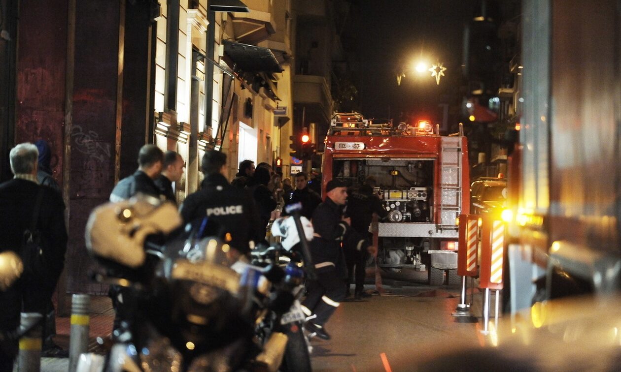 Πειραιάς: Εμπρηστική επίθεση σε ναυτιλιακή εταιρεία – Έγιναν έξι προσαγωγές