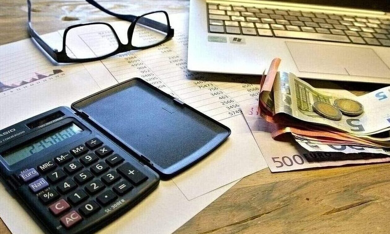 Ελεύθεροι επαγγελματίες: Αύξηση ασφαλιστικών εισφορών έως και 23 ευρώ το μήνα