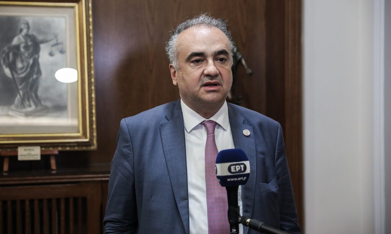 Παρέμβαση Βερβεσού για την δικηγορική εταιρεία που προωθούσε μετανάστες ως «φτηνά εργατικά χέρια»