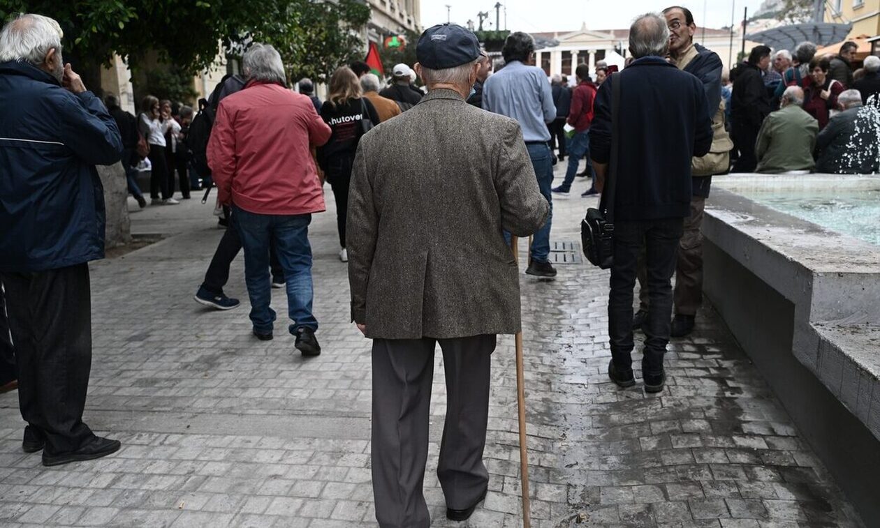 Συντάξεις: Στο Ειδικό Δικαστήριο τα δώρα των συνταξιούχων
