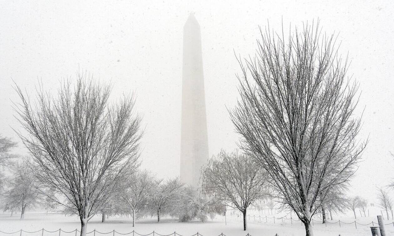 Σφοδρή κακοκαιρία στις ΗΠΑ: Τουλάχιστον 33 νεκροί και 3.000 ακυρωμένες πτήσεις