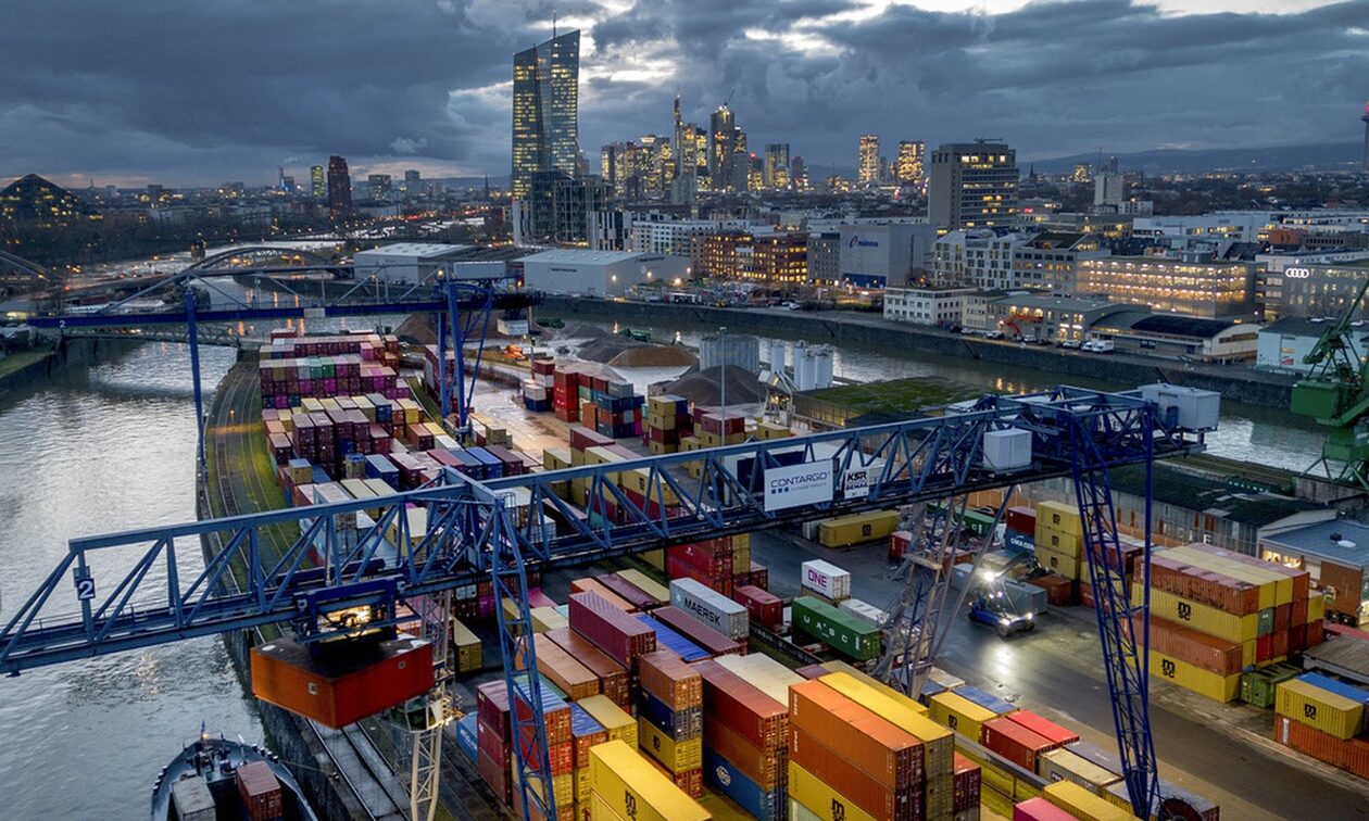 Κρίση στην Ερυθρά Θάλασσα: Τι σημαίνει για την ευρωπαϊκή οικονομία – Πόσο θα επηρεάσει την τσέπη μας