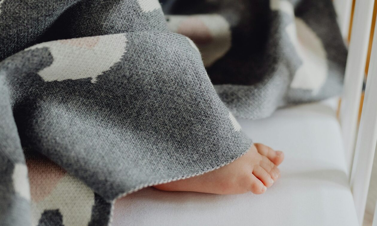 Λονδίνο: Βρέφος βρέθηκε εγκαταλελειμμένο μέσα σε τσάντα